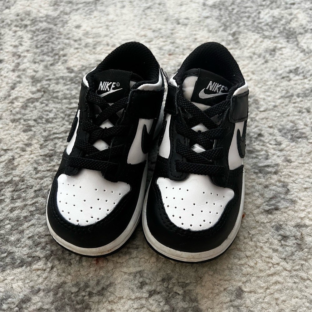 Toddler Nike Dunks Low (panda)